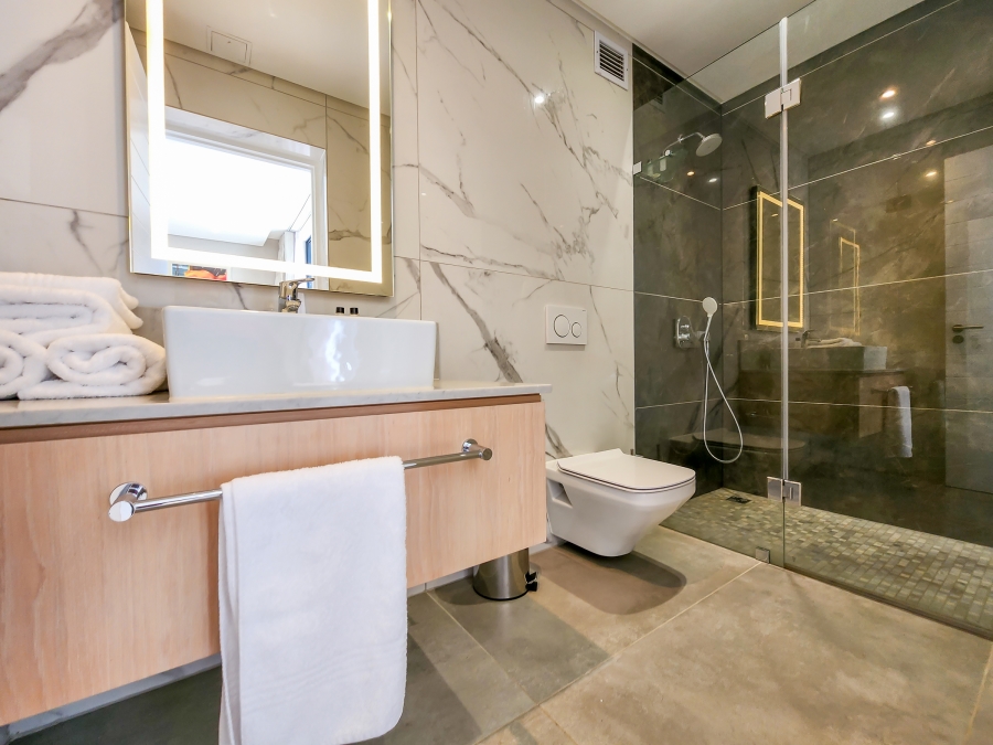 To Let 3 Bedroom Property for Rent in Sea Point Western Cape